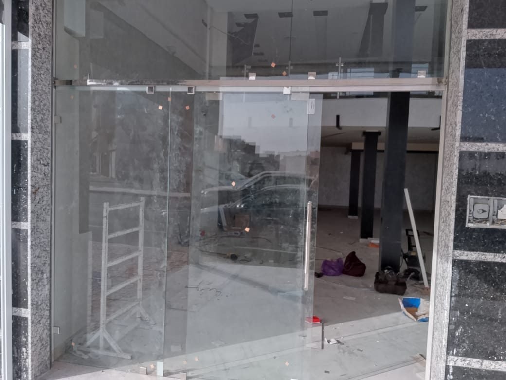 Habillage vitrine et façade vitrée